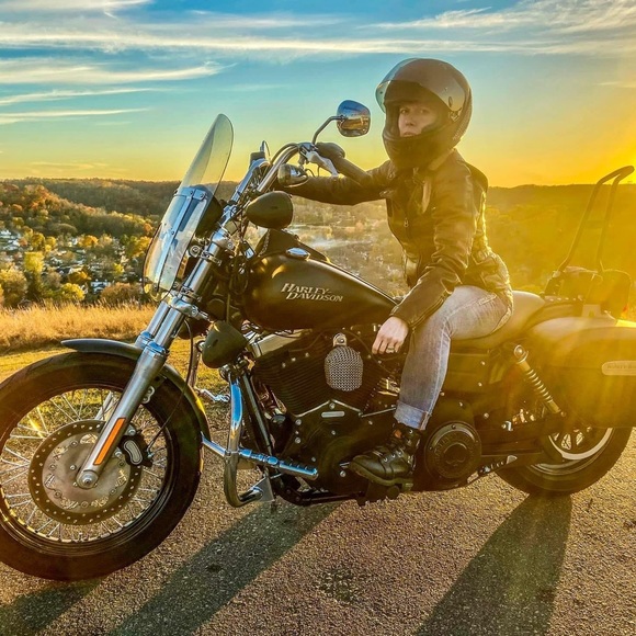 Meet your Posher, Erin - Picture 2 of 9